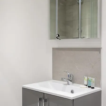 Cosy & Modern 1 Bed 아파트 *