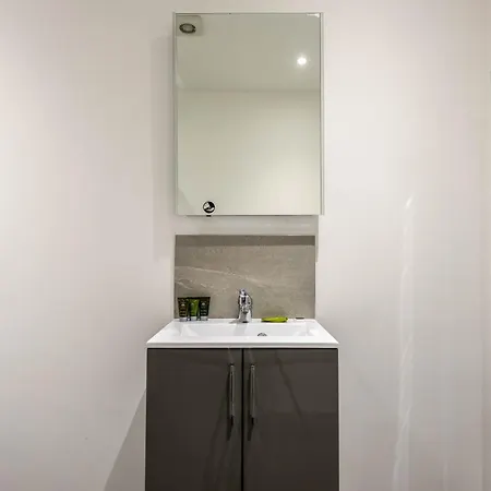 Cosy & Modern 1 Bed *